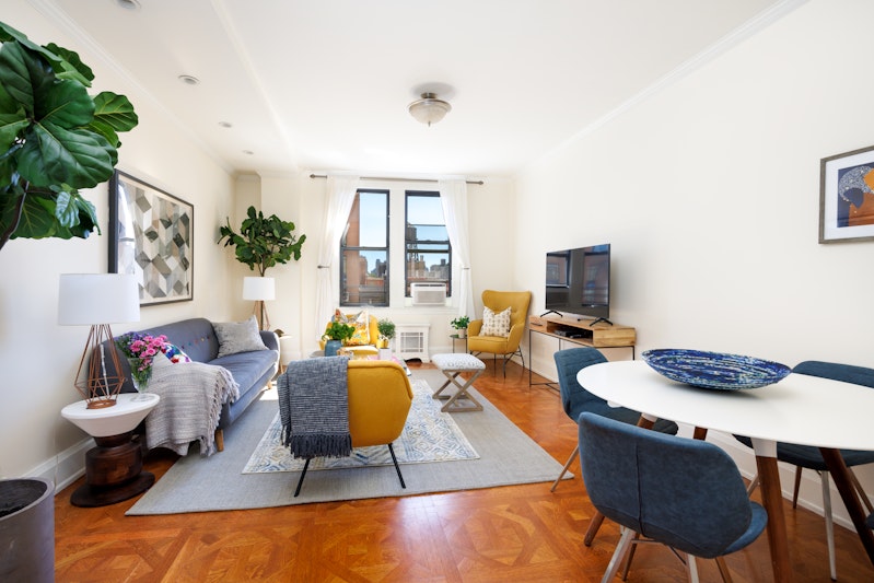 255 West 84th Street 8E, Upper West Side, Upper West Side, NYC - 3 Bedrooms  
2 Bathrooms  
5 Rooms - 