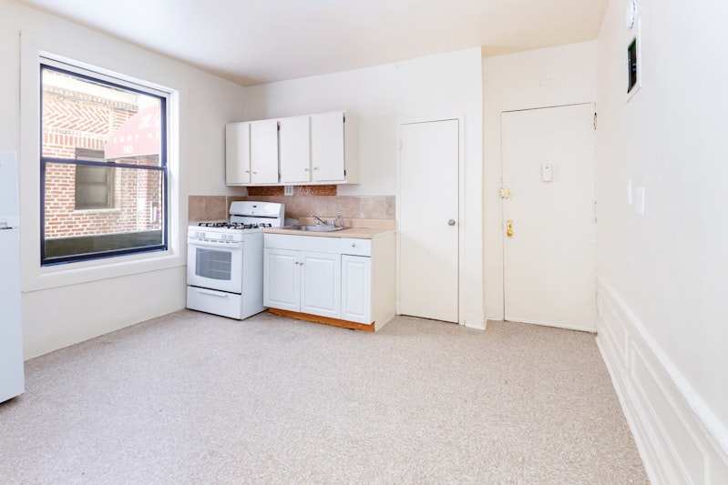 Property for Sale at 557 West 150th Street 3, Hamilton Heights, Upper Manhattan, NYC - Bedrooms: 1 
Bathrooms: 1 
Rooms: 3  - $160,000