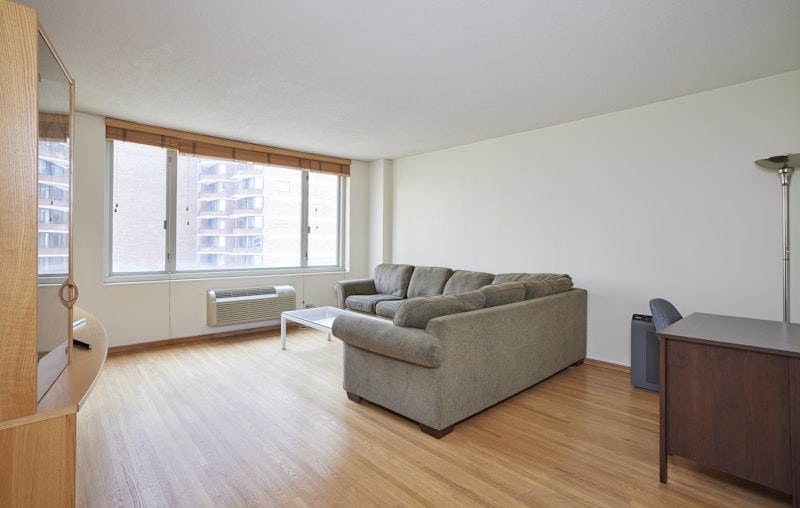 Rental Property at 130 West 67th Street 15H, Upper West Side, Upper West Side, NYC - Bedrooms: 1 
Bathrooms: 1 
Rooms: 3  - $4,300 MO.