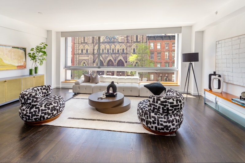 333 West 14th Street 3, Chelsea, Downtown, NYC - 2 Bedrooms  
2 Bathrooms  
6 Rooms - 