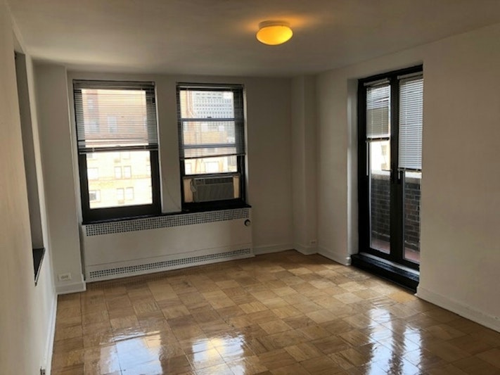 Rental Property at 108 East 38th Street 1501, Midtown East, Midtown East, NYC - Bedrooms: 1 
Bathrooms: 1 
Rooms: 3  - $4,300 MO.