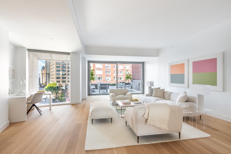 180 Ave Of The Americas 6B, Soho, Downtown, NYC - 3 Bedrooms  
3.5 Bathrooms  
5 Rooms - 