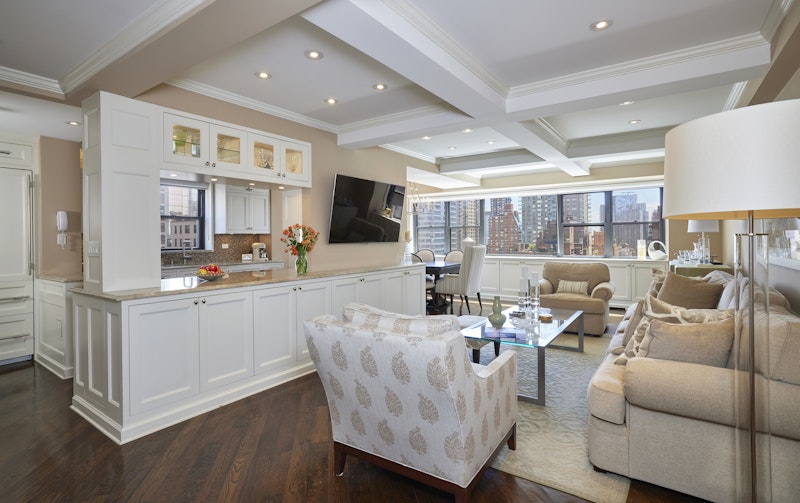 Property for Sale at 165 East 72nd Street 15J, Upper East Side, Upper East Side, NYC - Bedrooms: 2 
Bathrooms: 2 
Rooms: 4.5 - $1,795,000