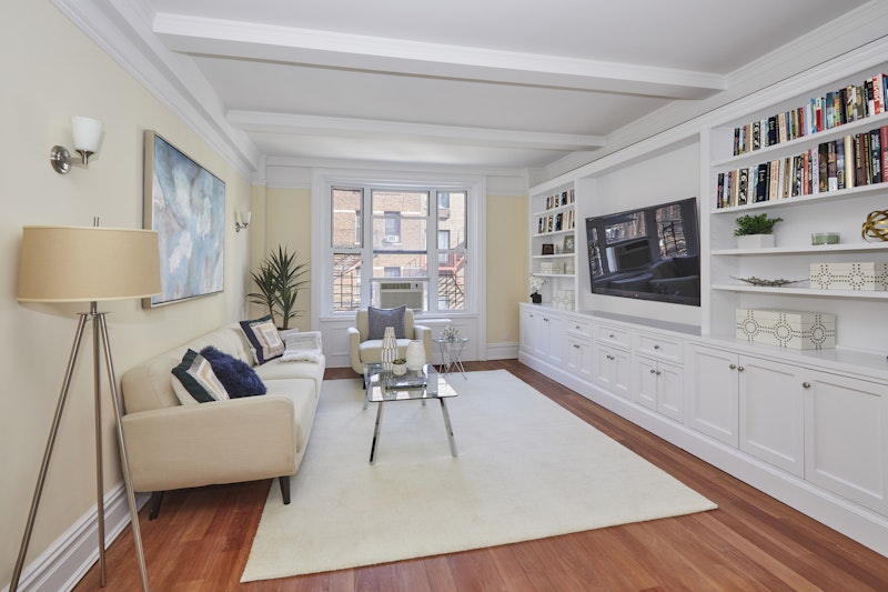 Property for Sale at 122 East 82nd Street 5A, Upper East Side, Upper East Side, NYC - Bedrooms: 3 
Bathrooms: 2 
Rooms: 7  - $1,695,000