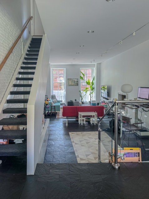 Rental Property at 157 Congress Street 1, Cobble Hill, Brooklyn, New York - Bedrooms: 3 
Bathrooms: 2.5 
Rooms: 6  - $12,000 MO.