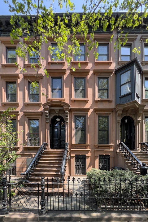 Rental Property at 129 Park Place, Park Slope, Brooklyn, New York - Bedrooms: 3 
Bathrooms: 2.5 
Rooms: 7  - $19,000 MO.