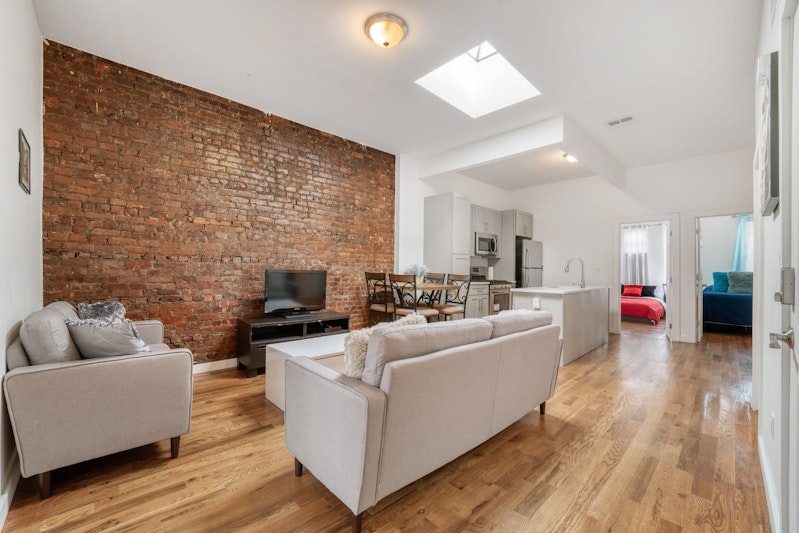 Rental Property at 325 East 32nd Street 2, Flatbush, Brooklyn, New York - Bedrooms: 4 
Bathrooms: 2 
Rooms: 6  - $3,795 MO.