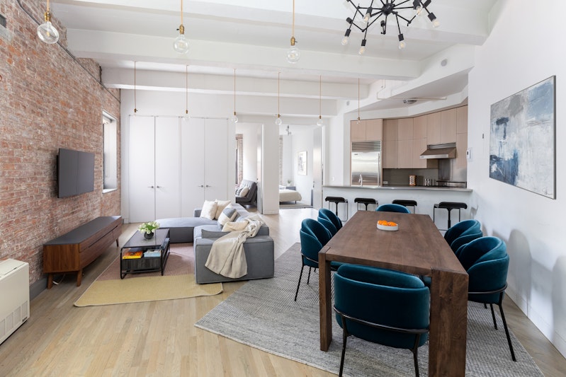 321 West 13th Street, Meatpacking District, Downtown, NYC - 2 Bedrooms  
1 Bathrooms  
4 Rooms - 