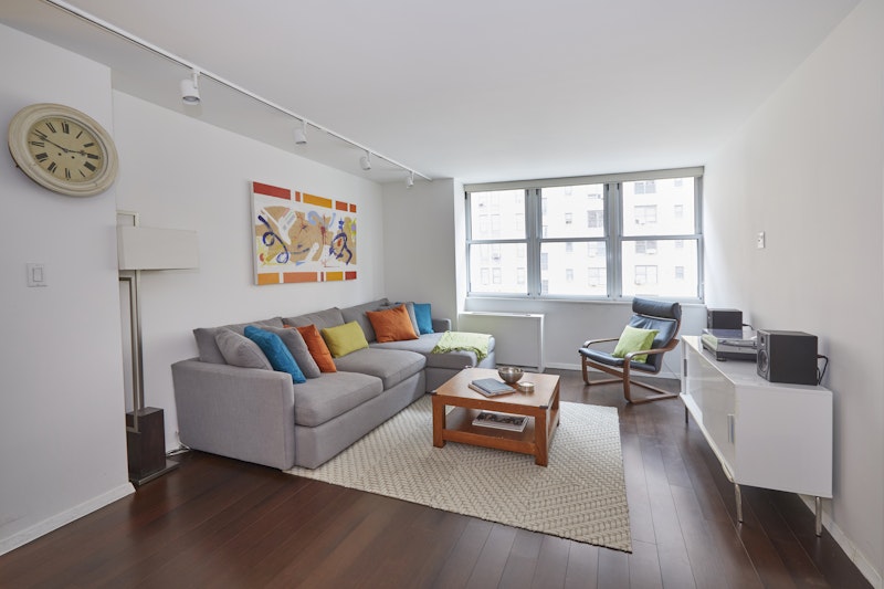 Rental Property at 420 West 23rd Street 6C, Chelsea, Downtown, NYC - Bedrooms: 2 
Bathrooms: 1 
Rooms: 4  - $5,300 MO.