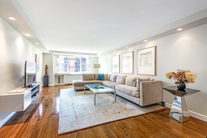 501 East 79th Street 5A, Upper East Side, Upper East Side, NYC - 3 Bedrooms  
3.5 Bathrooms  
7 Rooms - 