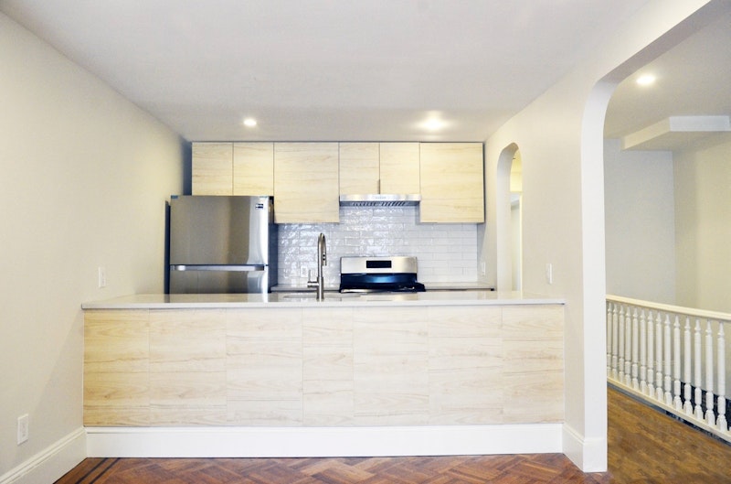 Rental Property at 319 15th Street 1, Park Slope, Brooklyn, New York - Bedrooms: 1 
Bathrooms: 1 
Rooms: 5  - $4,100 MO.
