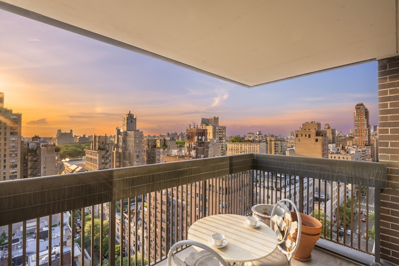 40 East 80th Street 21A, Upper East Side, Upper East Side, NYC - 3 Bedrooms  
3 Bathrooms  
7 Rooms - 
