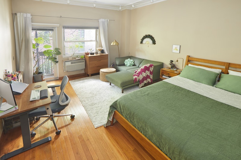 Rental Property at 211 Thompson Street 2D, Greenwich Village, Downtown, NYC - Bedrooms: 1 
Bathrooms: 1 
Rooms: 2  - $3,495 MO.