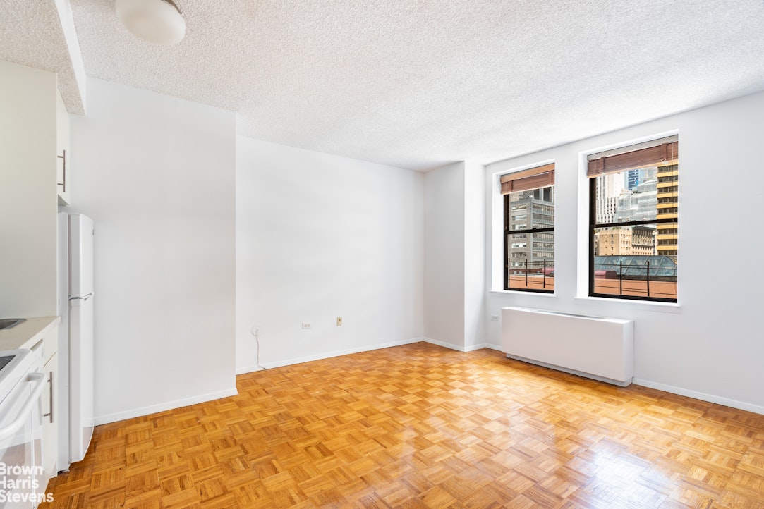 Photo 1 of 150 West 51st Street 926, Midtown West, NYC, $3,500, Web #: 23072033