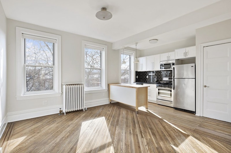 Rental Property at 116 Bainbridge Street 3, Bedford Stuyvesant, Brooklyn, New York - Bedrooms: 2 
Bathrooms: 1 
Rooms: 4  - $3,500 MO.