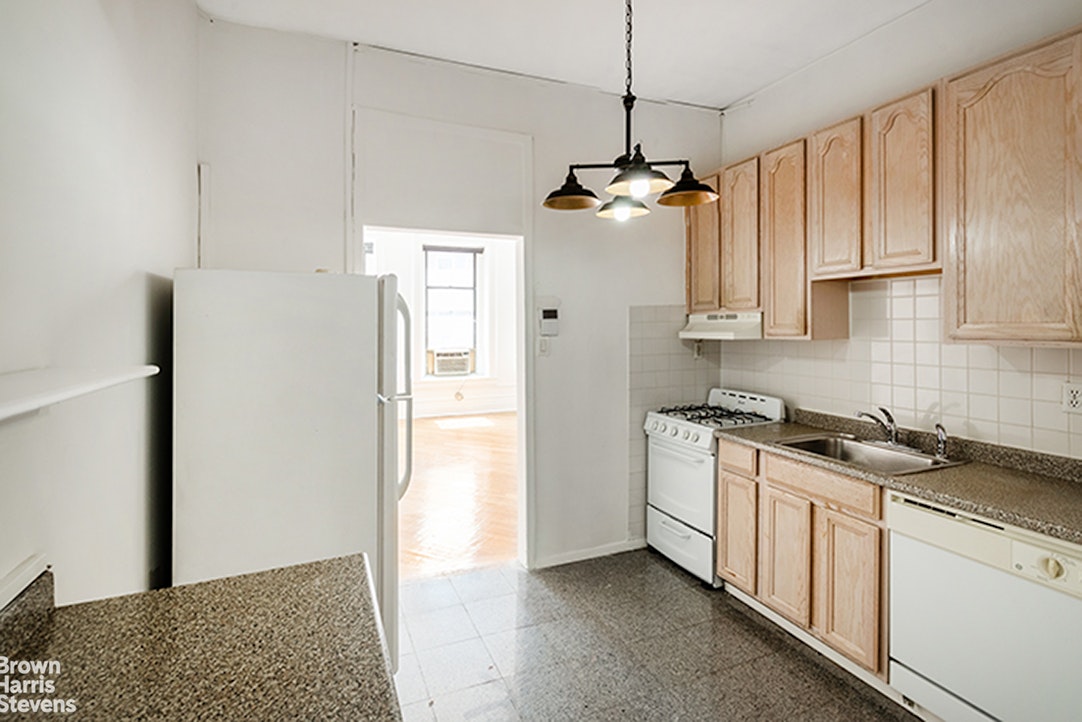 796 Lexington Avenue, #3
