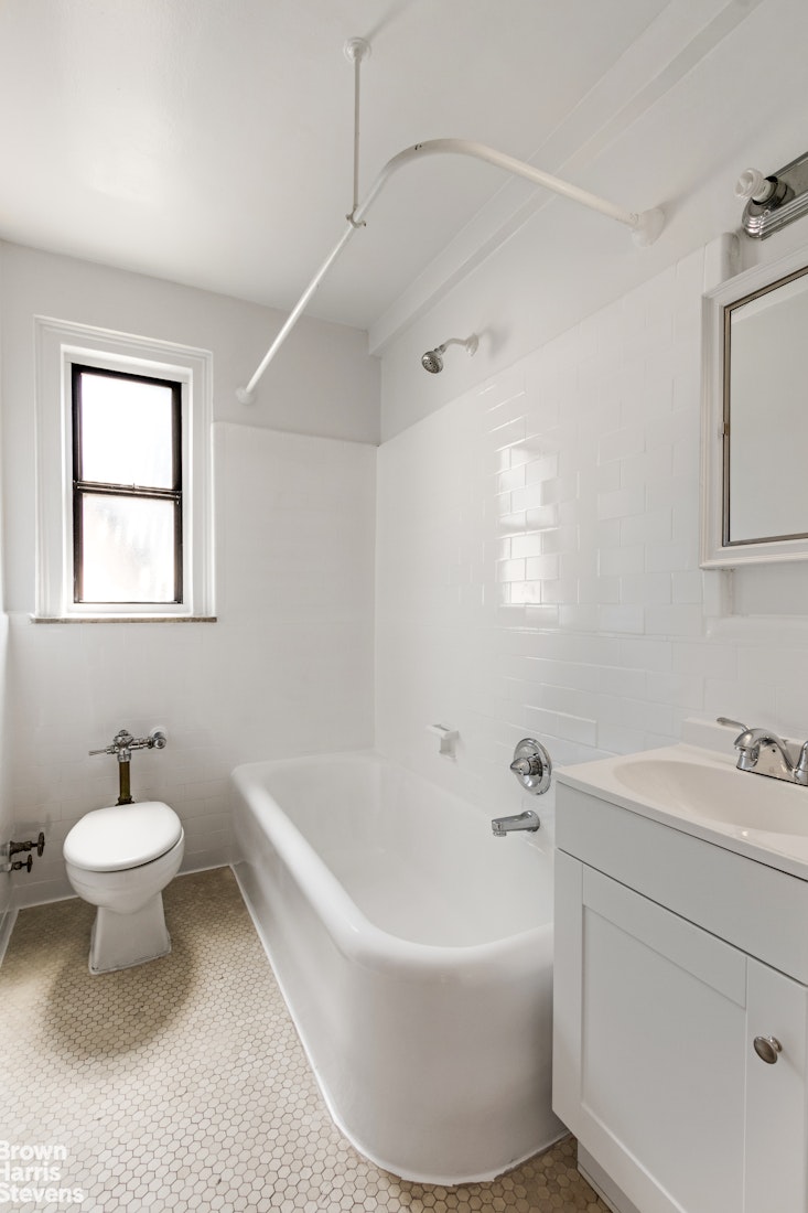 440 West 34th Street, #11H