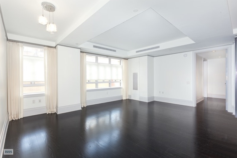 21 East 61st Street 6F, Upper East Side, Upper East Side, NYC - 2 Bedrooms  
2 Bathrooms  
4 Rooms - 