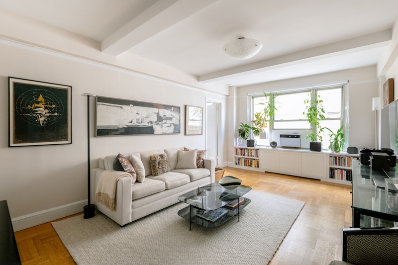 60 Gramercy Park 14G, Gramercy Park, Downtown, NYC - 1 Bedrooms  
1.5 Bathrooms  
3 Rooms - 