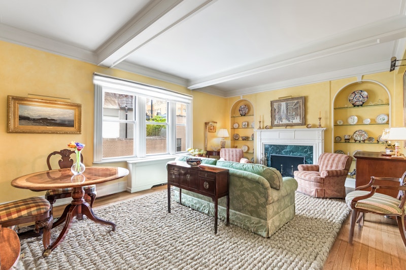 130 East 75th Street 10E, Upper East Side, Upper East Side, NYC - 3 Bedrooms  
2.5 Bathrooms  
6 Rooms - 