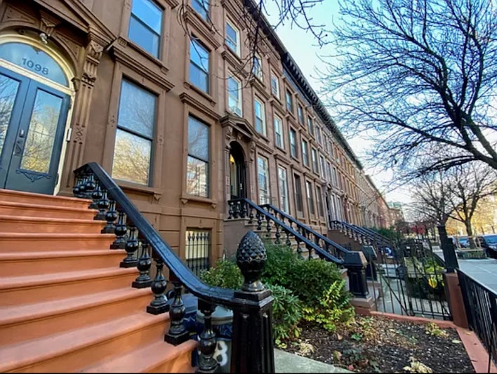 1098 Dean St 3, Prospect Heights, Brooklyn, New York - 2 Bedrooms  
1 Bathrooms  
5 Rooms - 