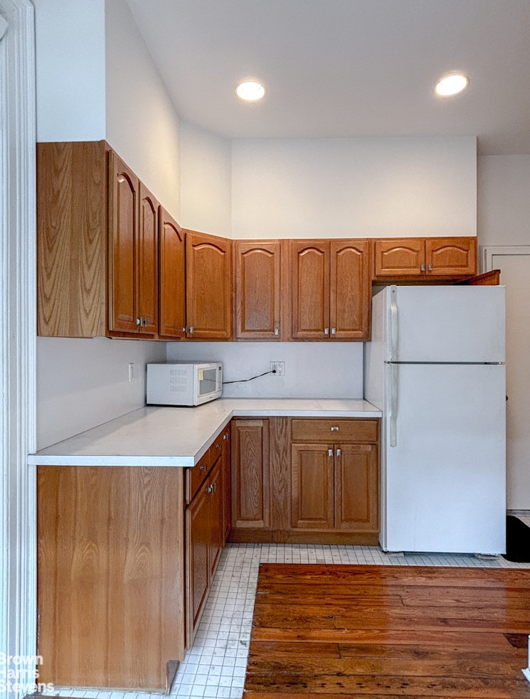 316 Henry Street, #4