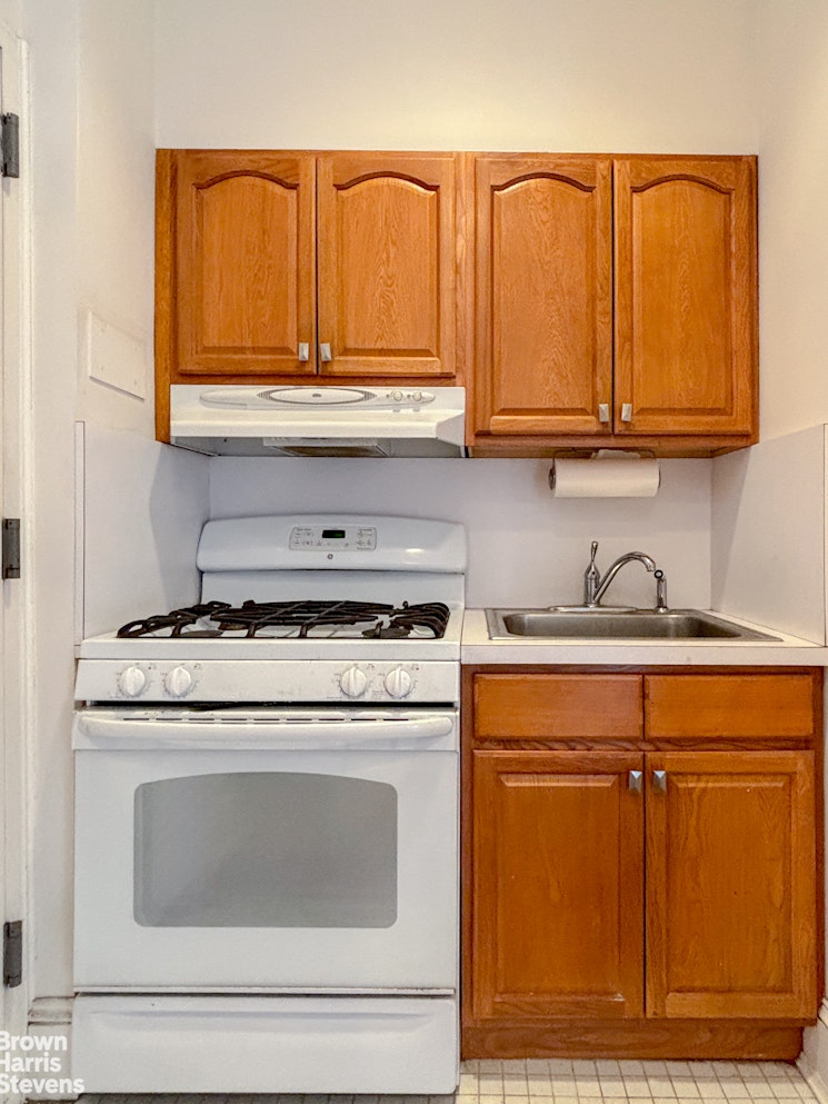 316 Henry Street, #4