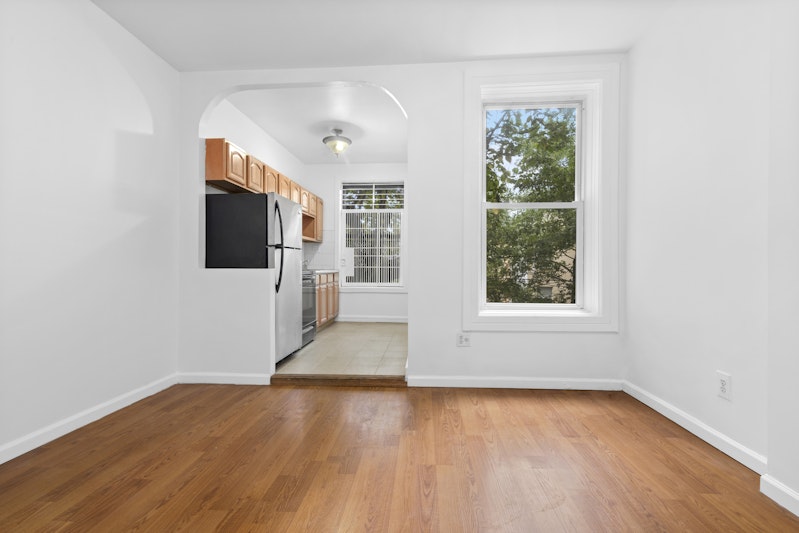 759 Putnam Avenue 1R, Bedford-Stuyvesant, Brooklyn, New York - 2 Bedrooms  
2 Bathrooms  
5 Rooms - 