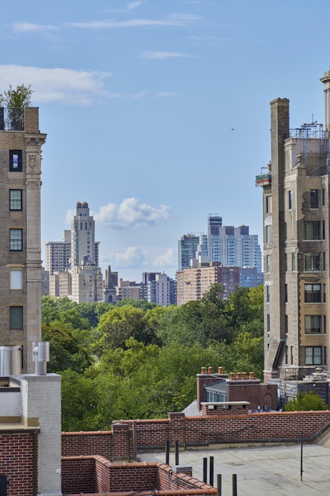 40 East 94th Street 10B, Upper East Side, Upper East Side, NYC - 2 Bedrooms  
2 Bathrooms  
4 Rooms - 