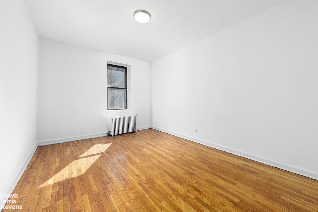 Photo 1 of 203 West 103rd Street 3G, Upper West Side, NYC, $3,200, Web #: 23159509