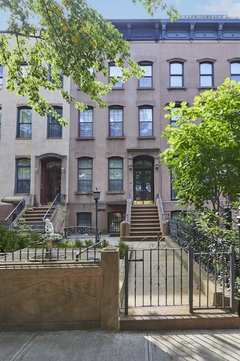 34 1st Place, Carroll Gardens, Brooklyn, New York - 7 Bedrooms  
5 Bathrooms  
20 Rooms - 