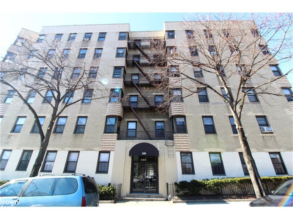 Photo 1 of 340 East Mosholu Parkway 5D, Norwood, New York, $1,200, Web #: 23167830