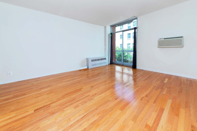 184 Thompson Street 3F, Greenwich Village, Downtown, NYC - 1 Bathrooms  
2.5 Rooms - 