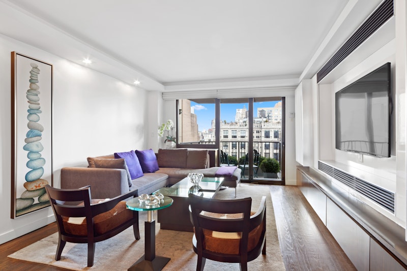 10 West 66th Street 18B, Upper West Side, Upper West Side, NYC - 1 Bedrooms  
2 Bathrooms  
4 Rooms - 