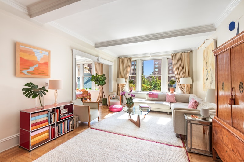 1065 Lexington Avenue 8B, Upper East Side, Upper East Side, NYC - 3 Bedrooms  
2 Bathrooms  
6 Rooms - 