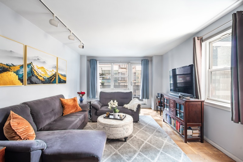 Property for Sale at 340 East 80th Street 8G, Upper East Side, Upper East Side, NYC - Bedrooms: 1 
Bathrooms: 1 
Rooms: 3  - $730,000