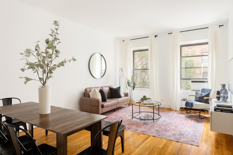 Property for Sale at 215 West 105th Street 2A, Upper West Side, Upper West Side, NYC - Bedrooms: 2 
Bathrooms: 1 
Rooms: 4  - $785,000