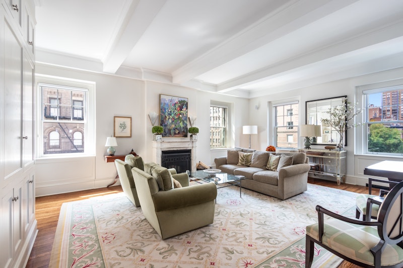 969 Park Avenue 4B, Upper East Side, Upper East Side, NYC - 2 Bedrooms  
2 Bathrooms  
5 Rooms - 