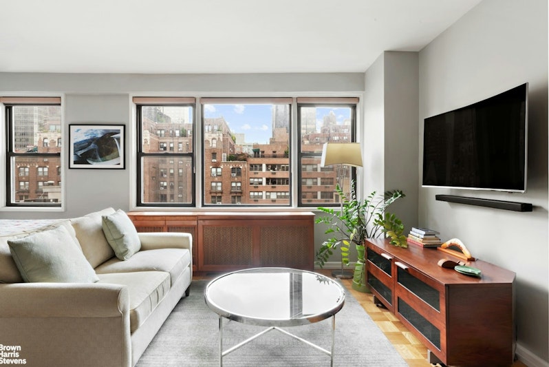 345 East 52nd Street 9B, Midtown East, Midtown East, NYC - 1 Bathrooms  
2 Rooms - 