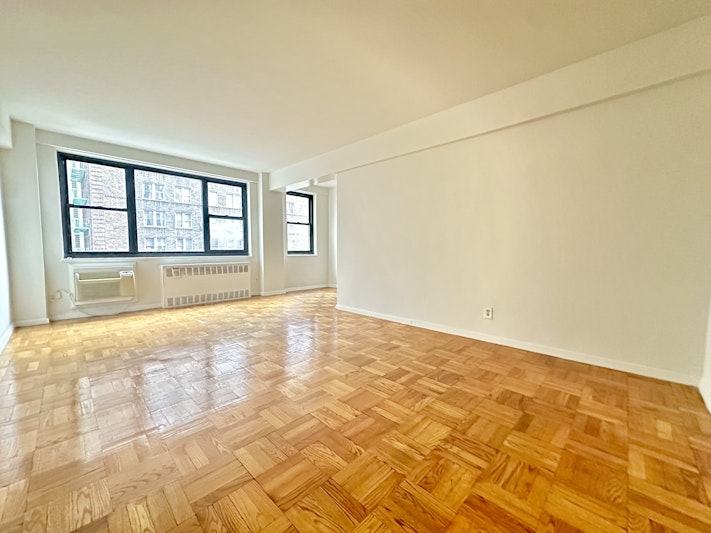 Rental Property at 250 East 39th Street 9H, Midtown East, Midtown East, NYC - Bathrooms: 1 
Rooms: 2  - $2,900 MO.