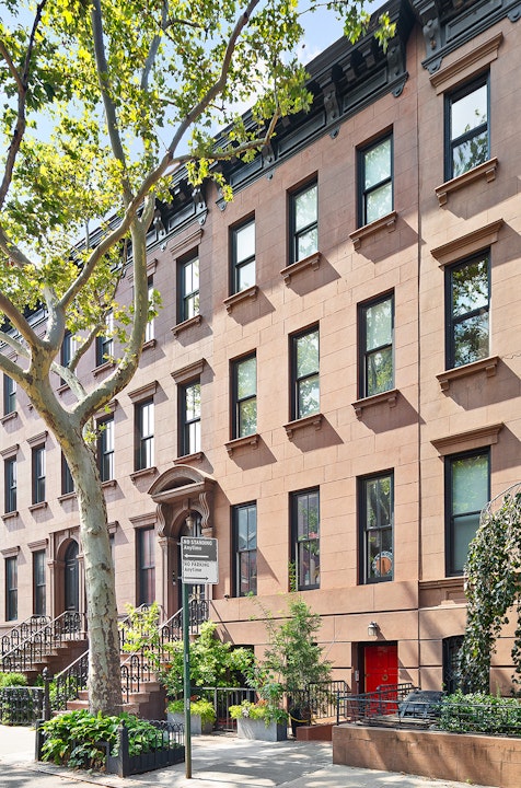 45 Charles Street, West Village, Downtown, NYC - 4 Bedrooms  
3.5 Bathrooms  
8 Rooms - 