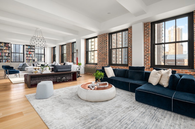 335 Greenwich Street, Tribeca, Downtown, NYC - 4 Bedrooms  
3.5 Bathrooms  
10 Rooms - 