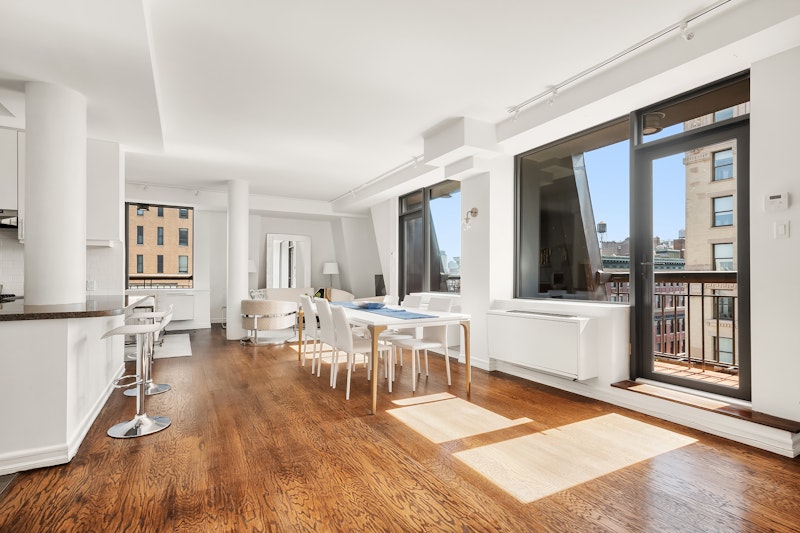 108 Fifth Avenue Penthouseb, Flatiron, Downtown, NYC - 3 Bedrooms  
3.5 Bathrooms  
6 Rooms - 