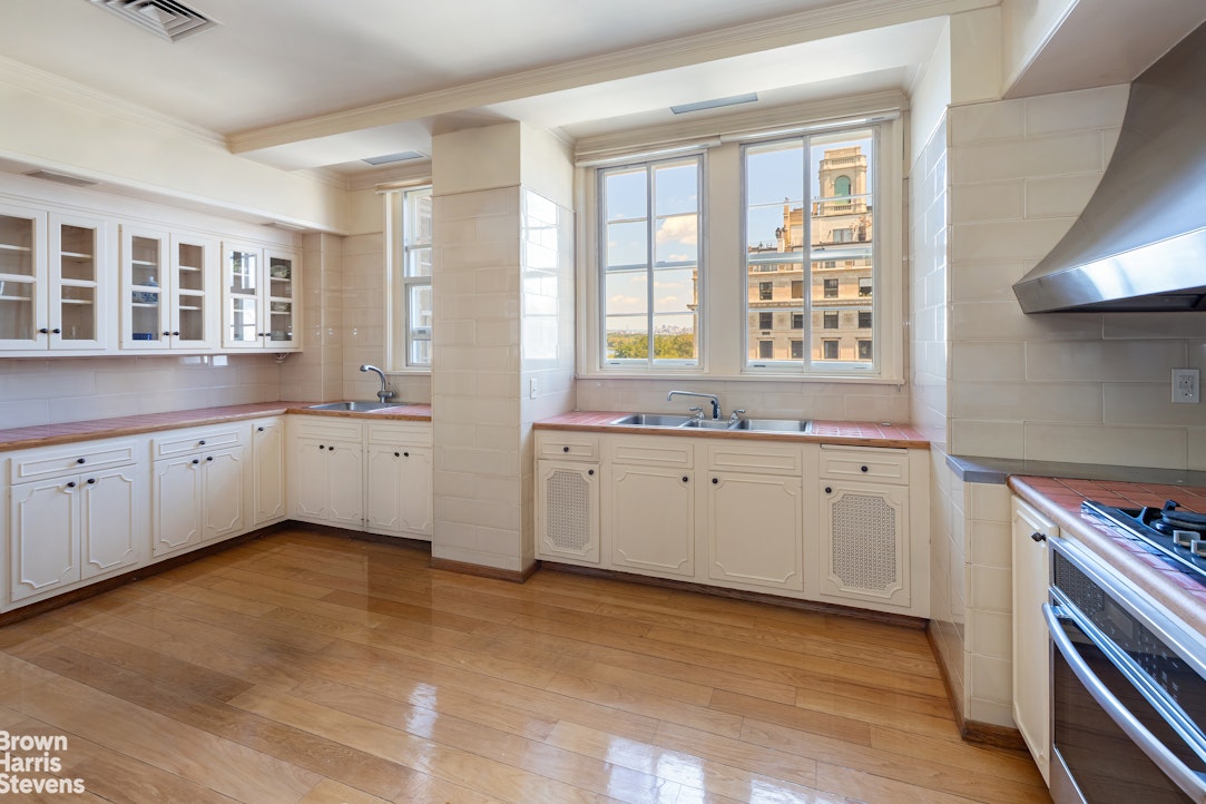 Photo 1 of 1020 Fifth Avenue 12, Upper East Side, NYC, $8,000,000, Web #: 23237464