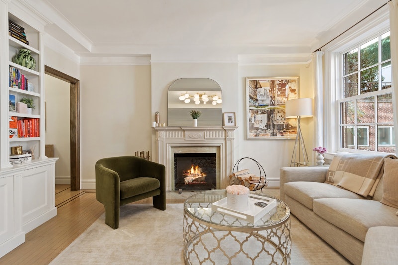 Property for Sale at 35 West 9th Street 4C, Greenwich Village, Downtown, NYC - Bedrooms: 2 
Bathrooms: 1 
Rooms: 4  - $1,895,000