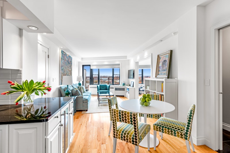 55 East End Avenue 16B, Upper East Side, Upper East Side, NYC - 1 Bedrooms  
1 Bathrooms  
3 Rooms - 