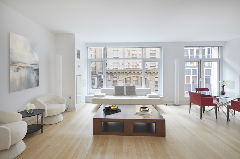 5 East 44th Street 11, Midtown East, Midtown East, NYC - 2 Bedrooms  
2 Bathrooms  
5 Rooms - 