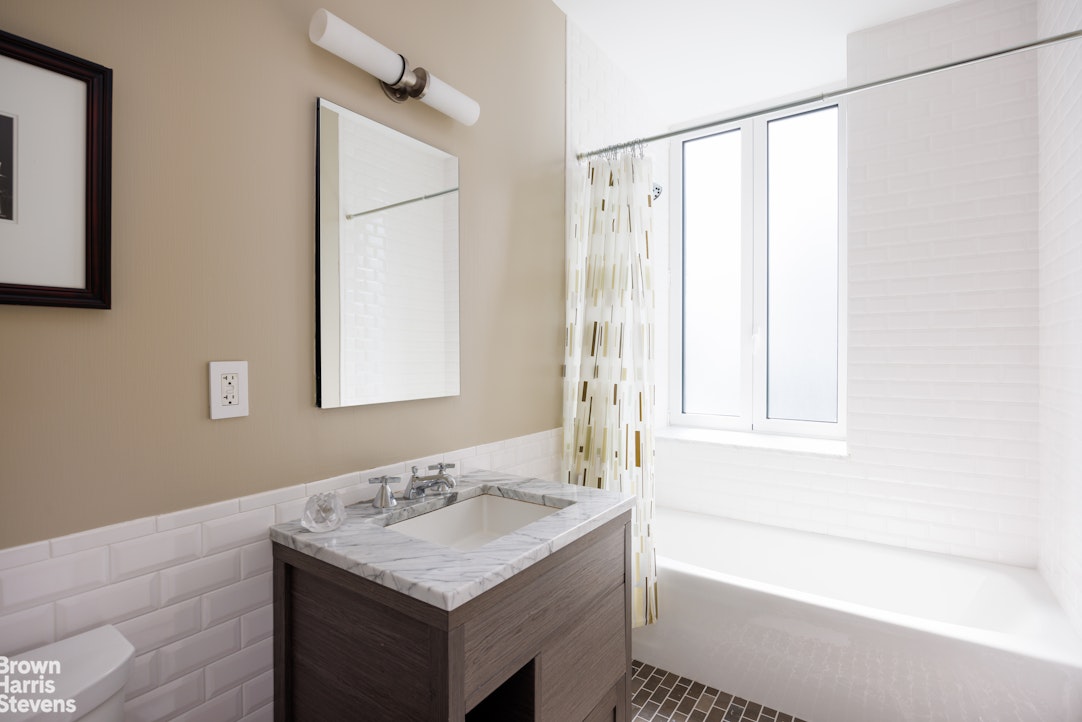 230 W 78th Street, #19