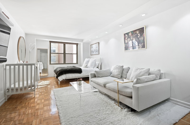 520 East 72nd Street 4R, Upper East Side, Upper East Side, NYC - 1 Bathrooms  
2 Rooms - 