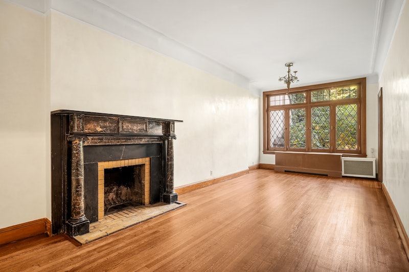 29 Perry Street 2R, West Village, Downtown, NYC - 2 Bedrooms  
1 Bathrooms  
4 Rooms - 